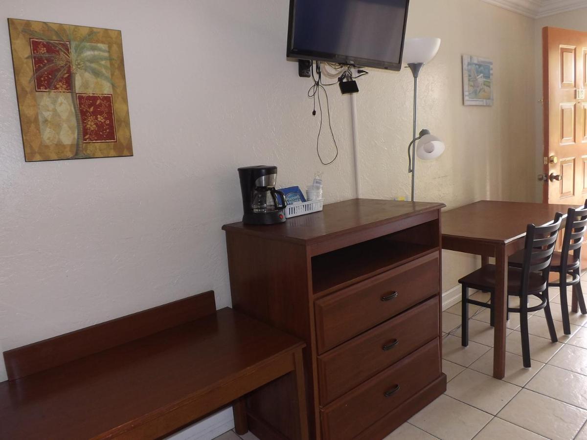 Lake Side Lodge Lake Worth Beach Bagian luar foto