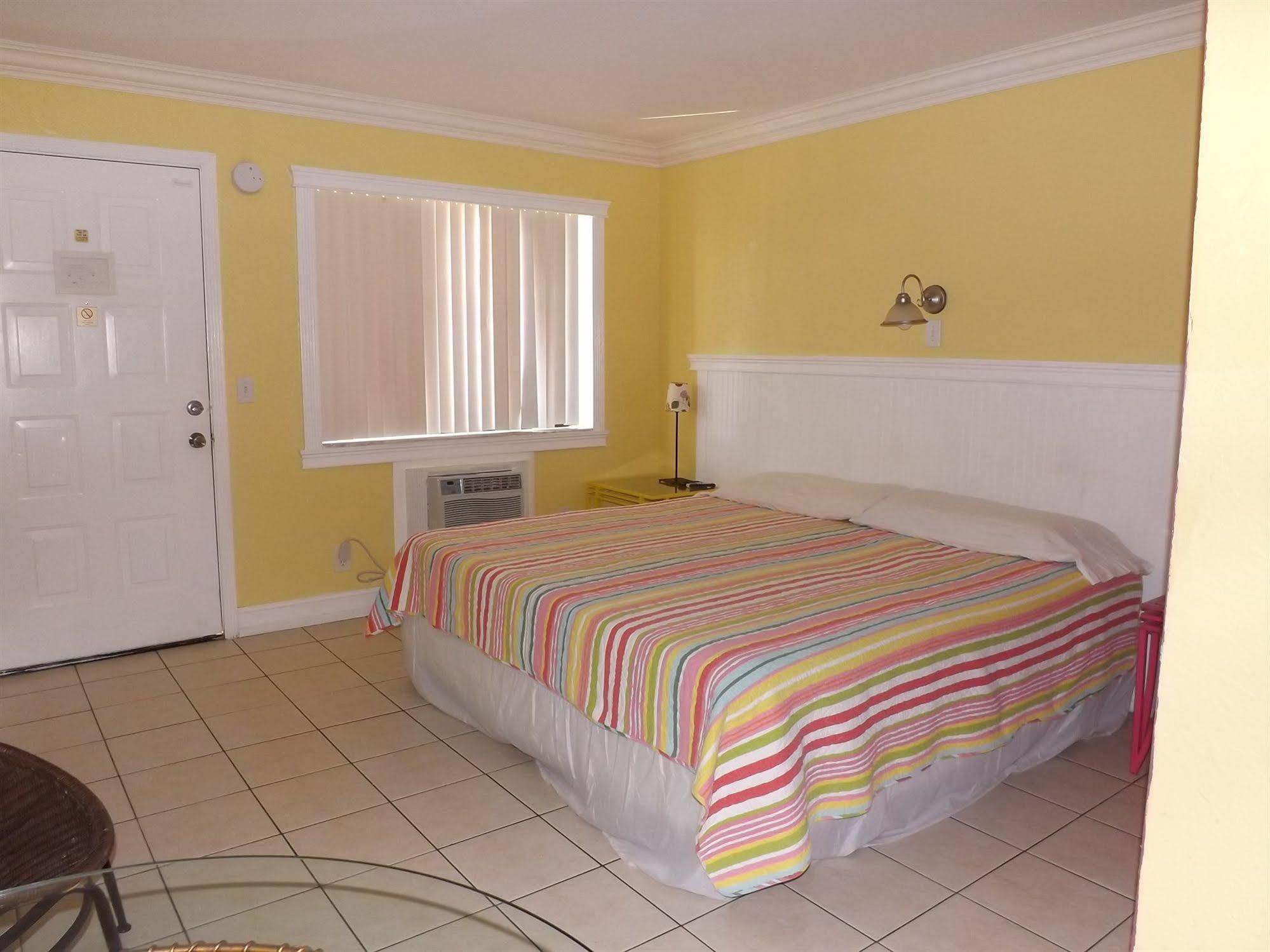 Lake Side Lodge Lake Worth Beach Bagian luar foto