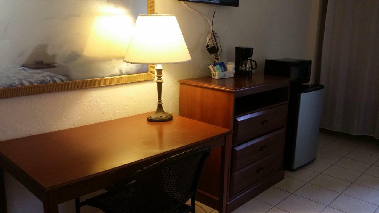 Lake Side Lodge Lake Worth Beach Bagian luar foto